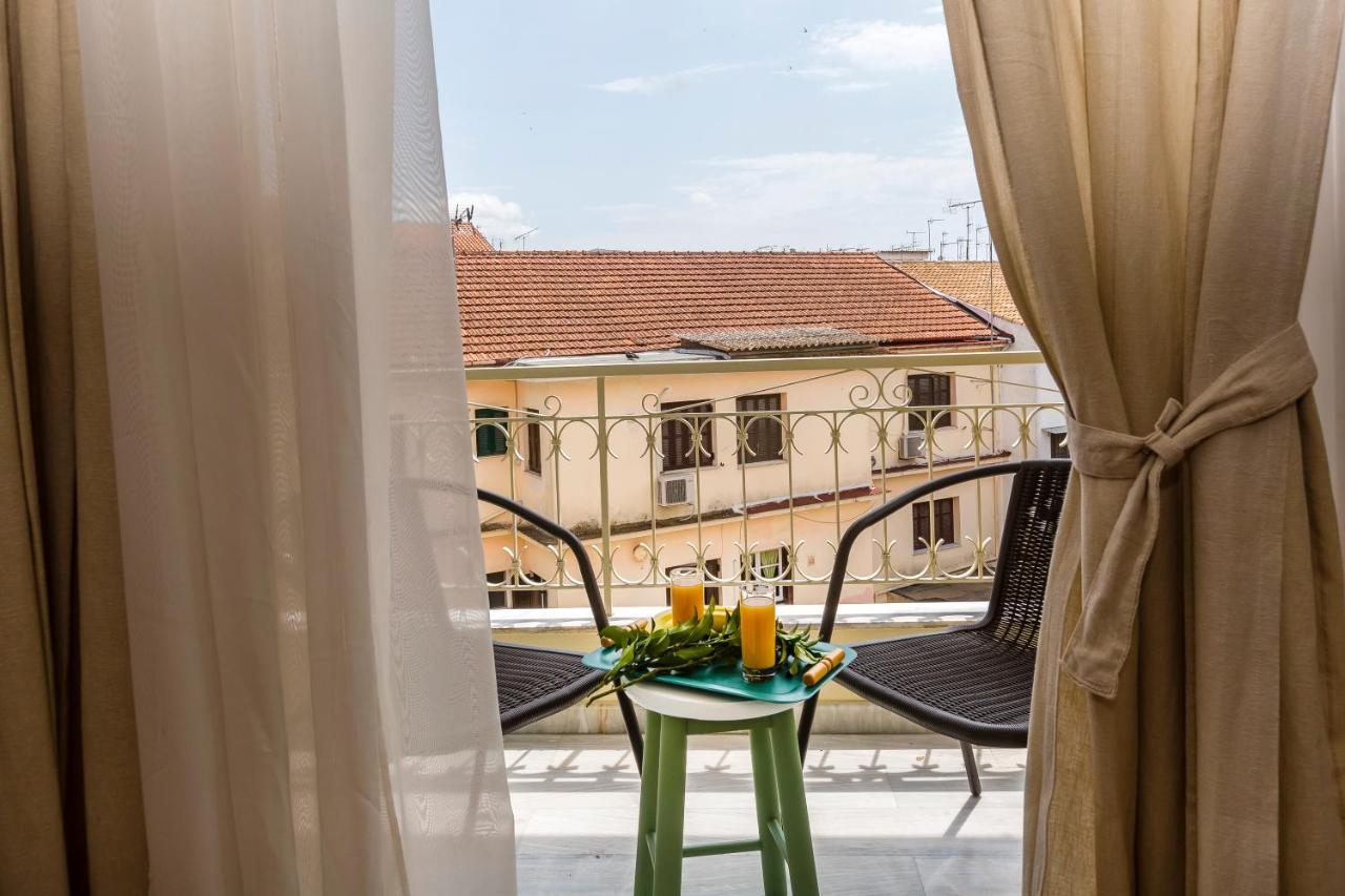 Pausa In Corfu * Corfu (city)