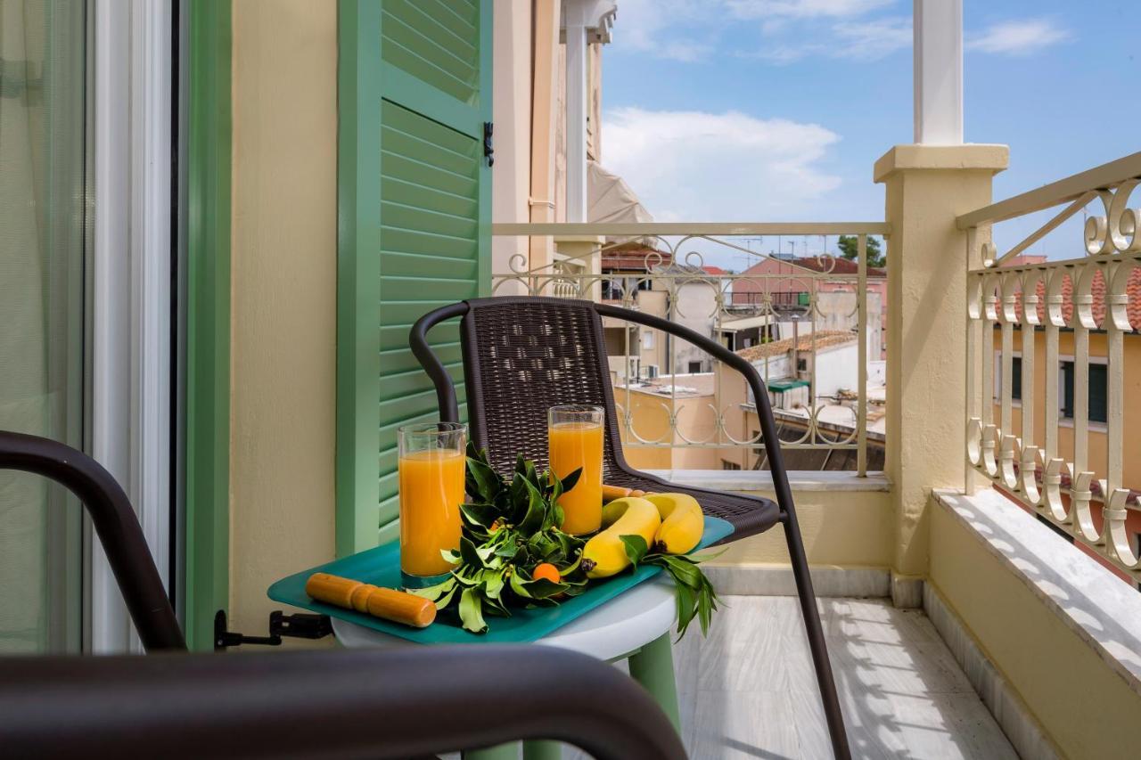 Pausa In Corfu * Corfu (city)